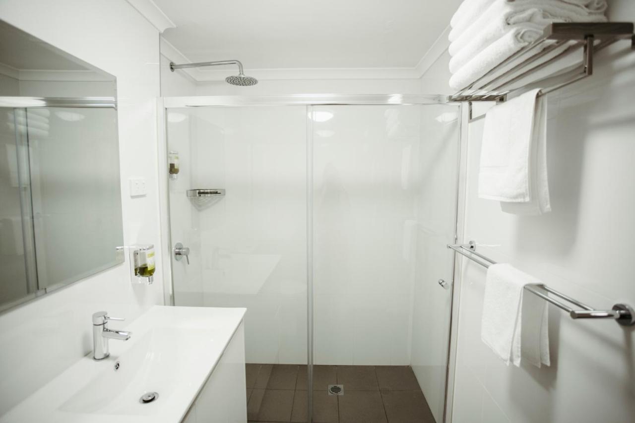 Colonial Motel 4*