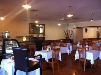 Colonial 4*